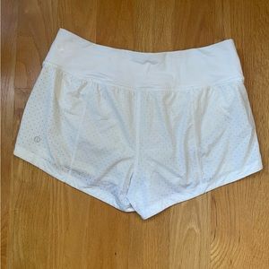 White Final Lap Mid-Rise Short 2.5”